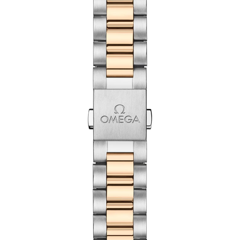Close-up of the OMEGA Seamaster Aqua Terra 150M bracelet clasp, showing a blend of stainless steel and gold links with the OMEGA logo engraved on the clasp.