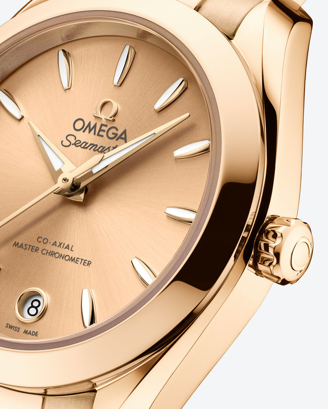 OMEGA Seamaster Aqua Terra 150M 30mm, Moonshine™ gold on Moonshine™ gold Watch, Moonshine™ Gold Dial on a Moonshine™ gold integrated bracelet.