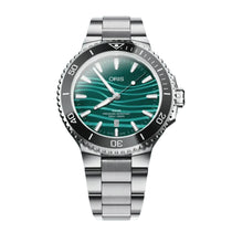 Aquis Date Yangtze Jiangtun Limited Edition | 43.5mm, Steel, Green Dial
