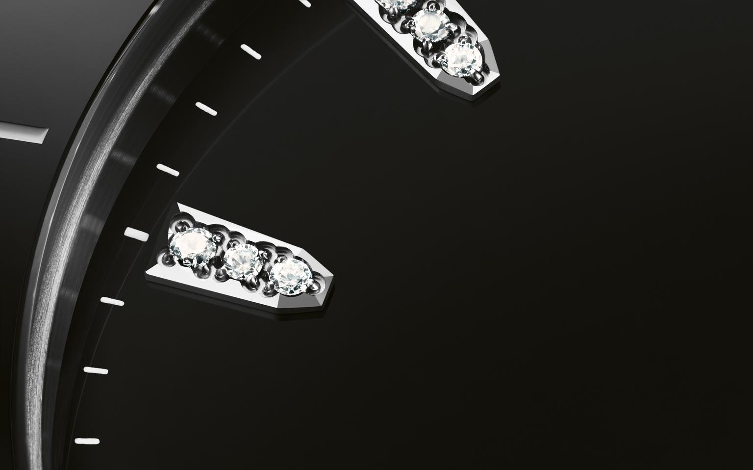 Oris Aquis Date Diamonds with a black dial close-up
