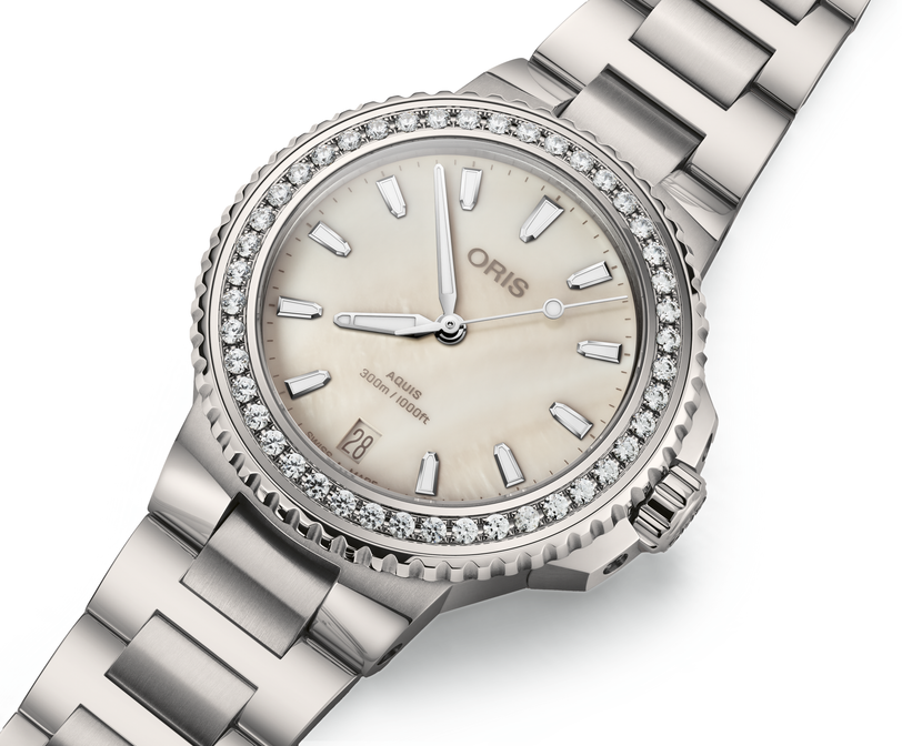 Oris Aquis Date Diamonds with cream mother of pearl dial and a stainless-steel bracelet