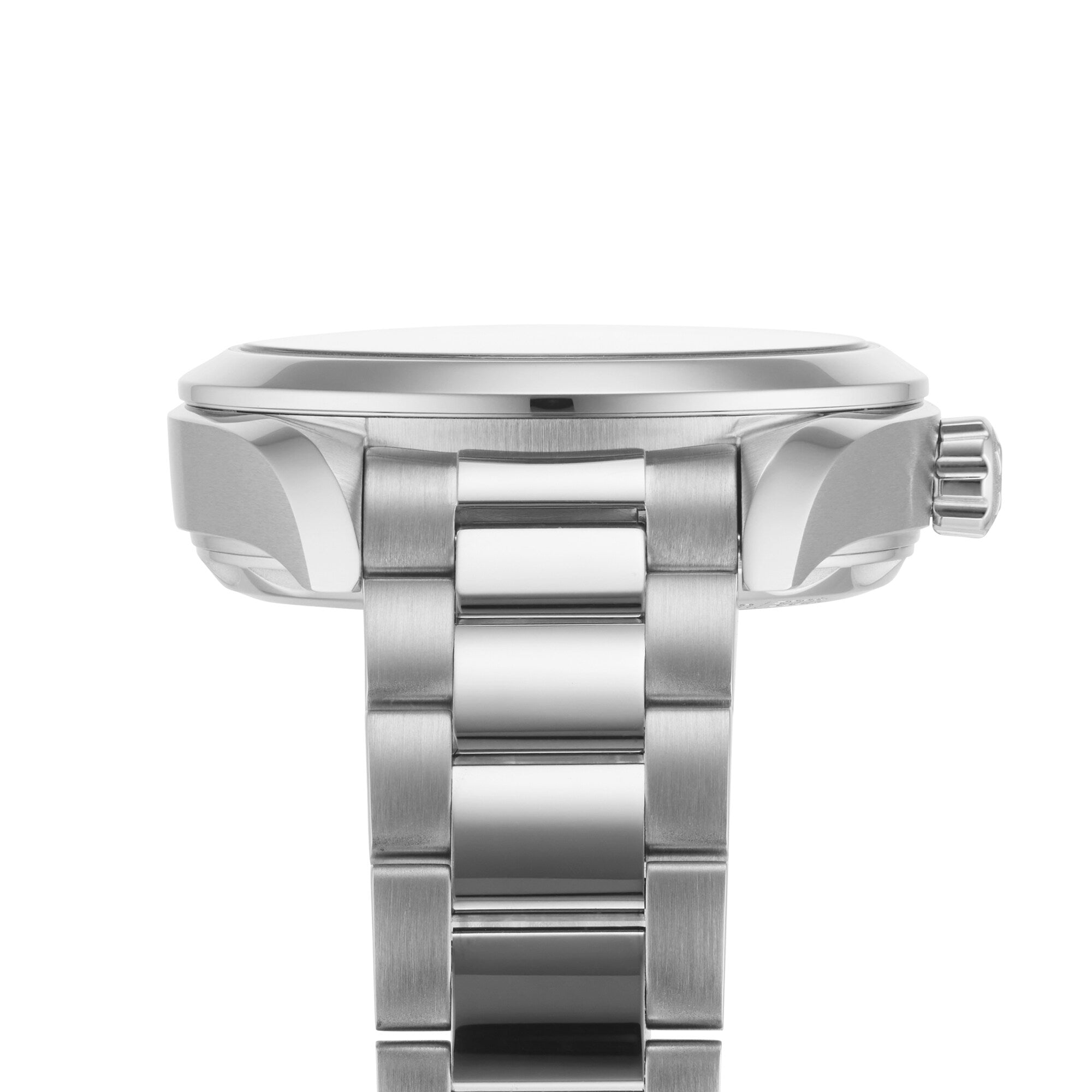 Side view of an OMEGA Seamaster Aqua Terra 150M in stainless steel with a metal link band, highlighting its case profile, right-side crown, and the precise 8800 calibre movement.