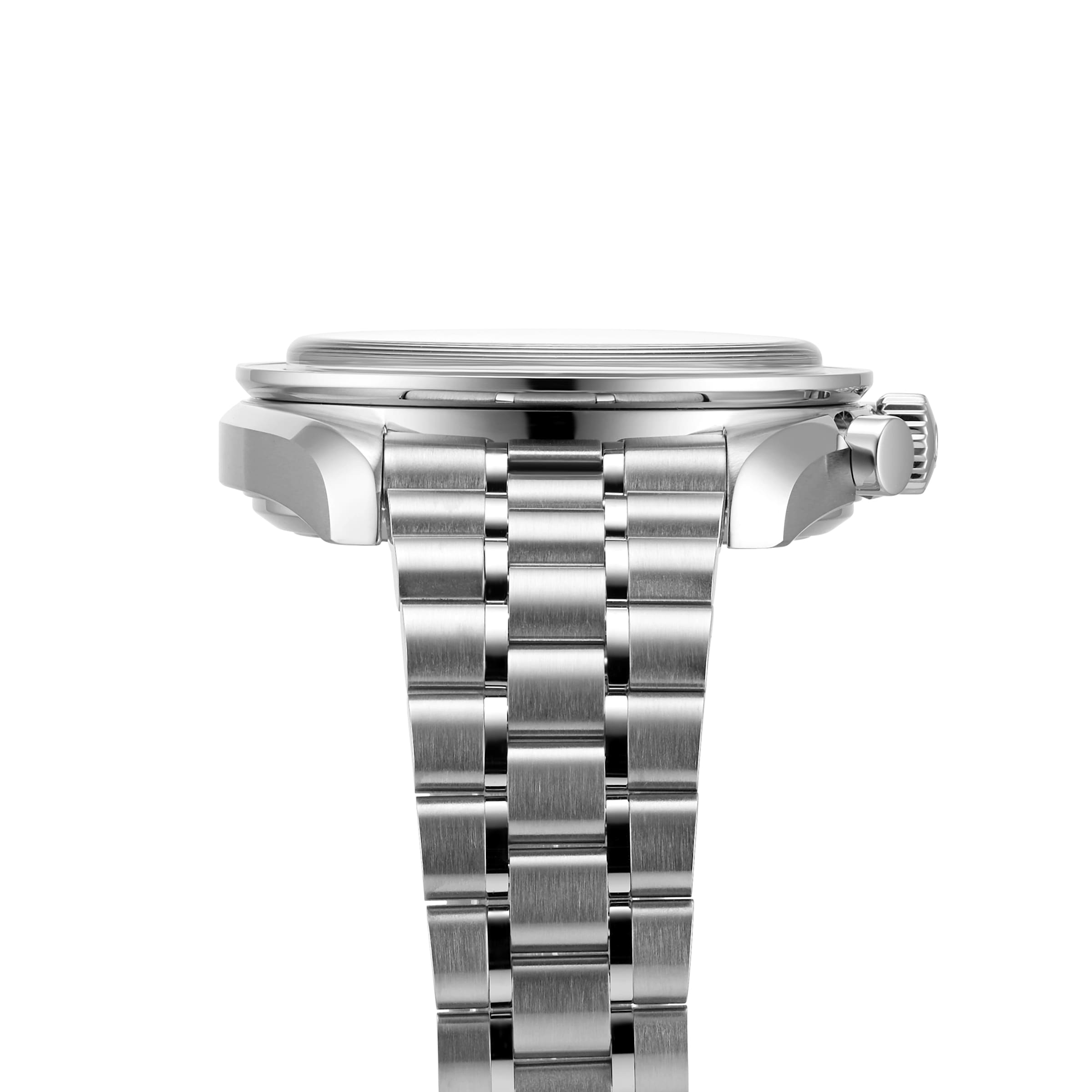 Side view of the OMEGA Speedmaster Chronoscope wristwatch with a stainless steel bracelet and round case, highlighting the crown and the brushed finish on the links.