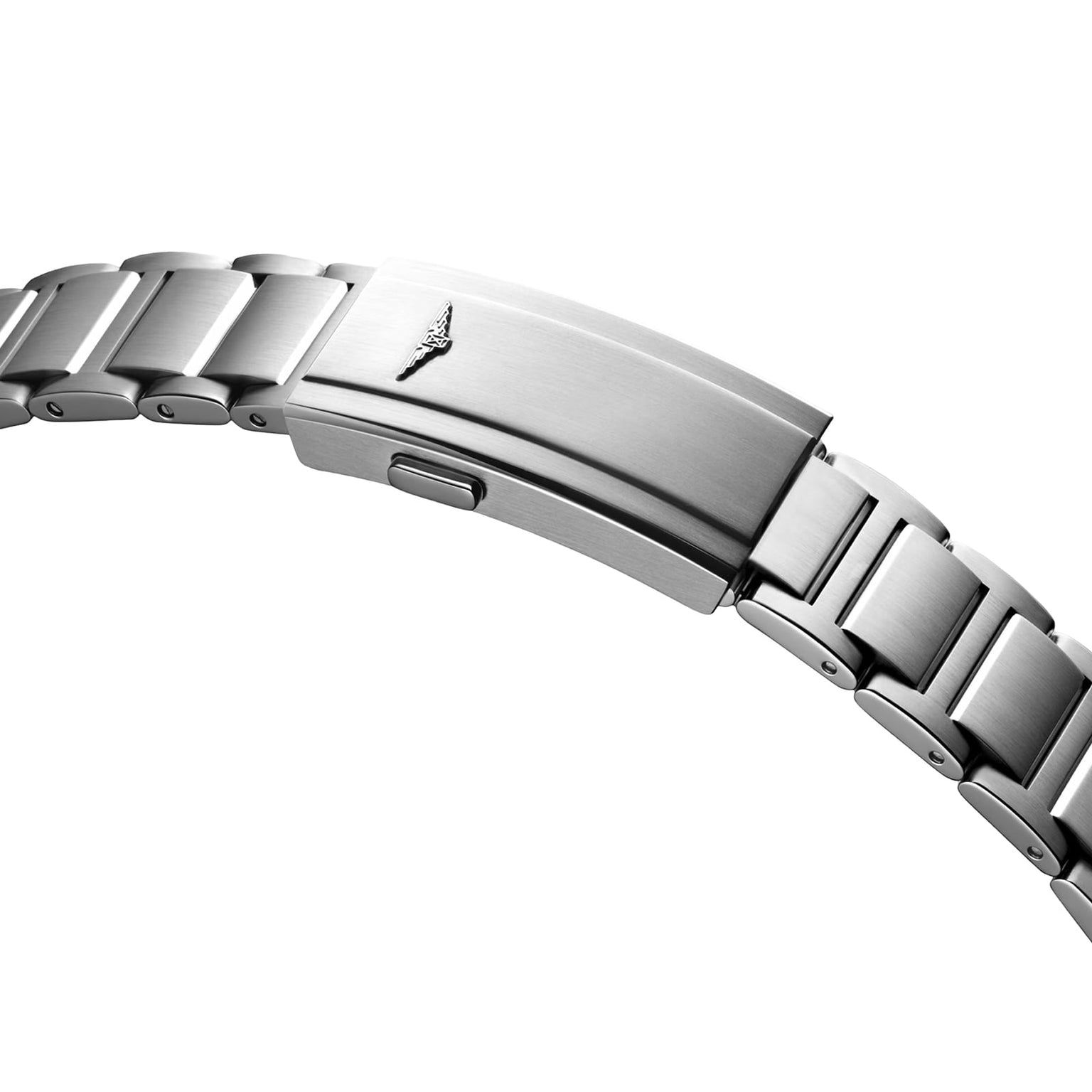 Close-up of the Longines Hydroconquest’s stainless steel bracelet with a deployment clasp bearing an engraved stylized wing, showcasing its water resistance and Longines GMT calibre movement.