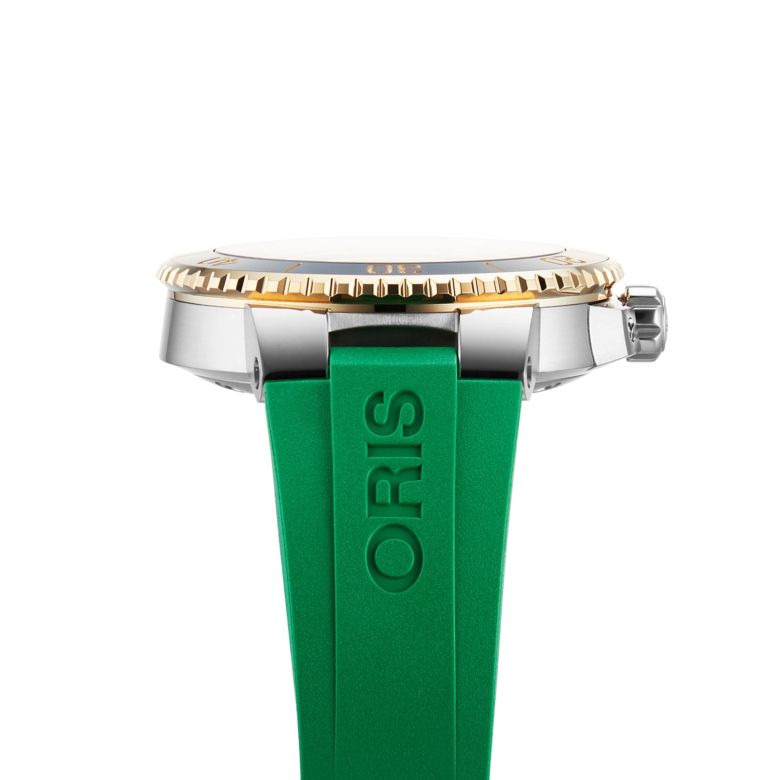 Side view of the Oris Aquis Date Calibre 400, featuring a gold bezel, silver case, and green ORIS-embossed rubber strap—highlighting Calibre 400 automatic mechanical watchmaking innovation.
