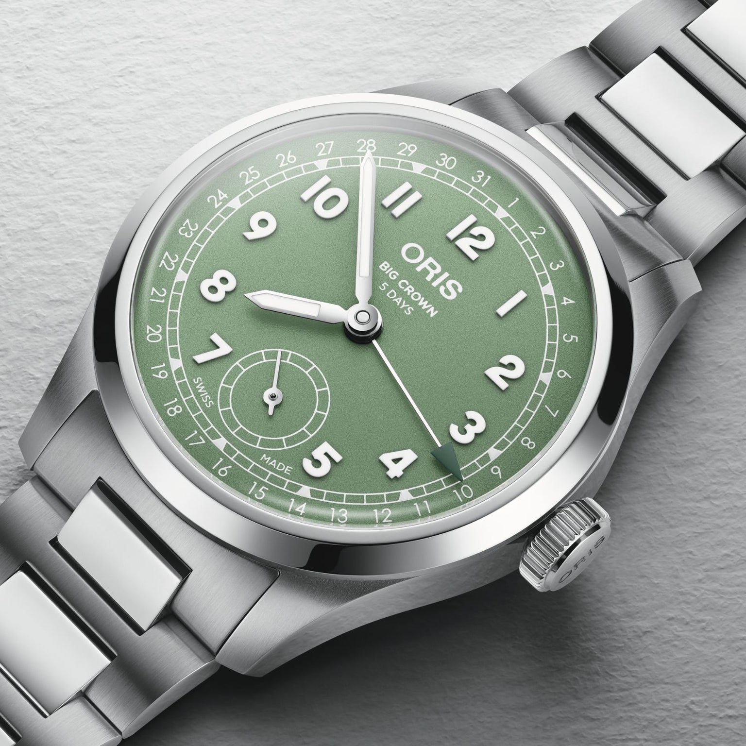 Close up view of the Oris Big Crown Pointer Date Calibre 403