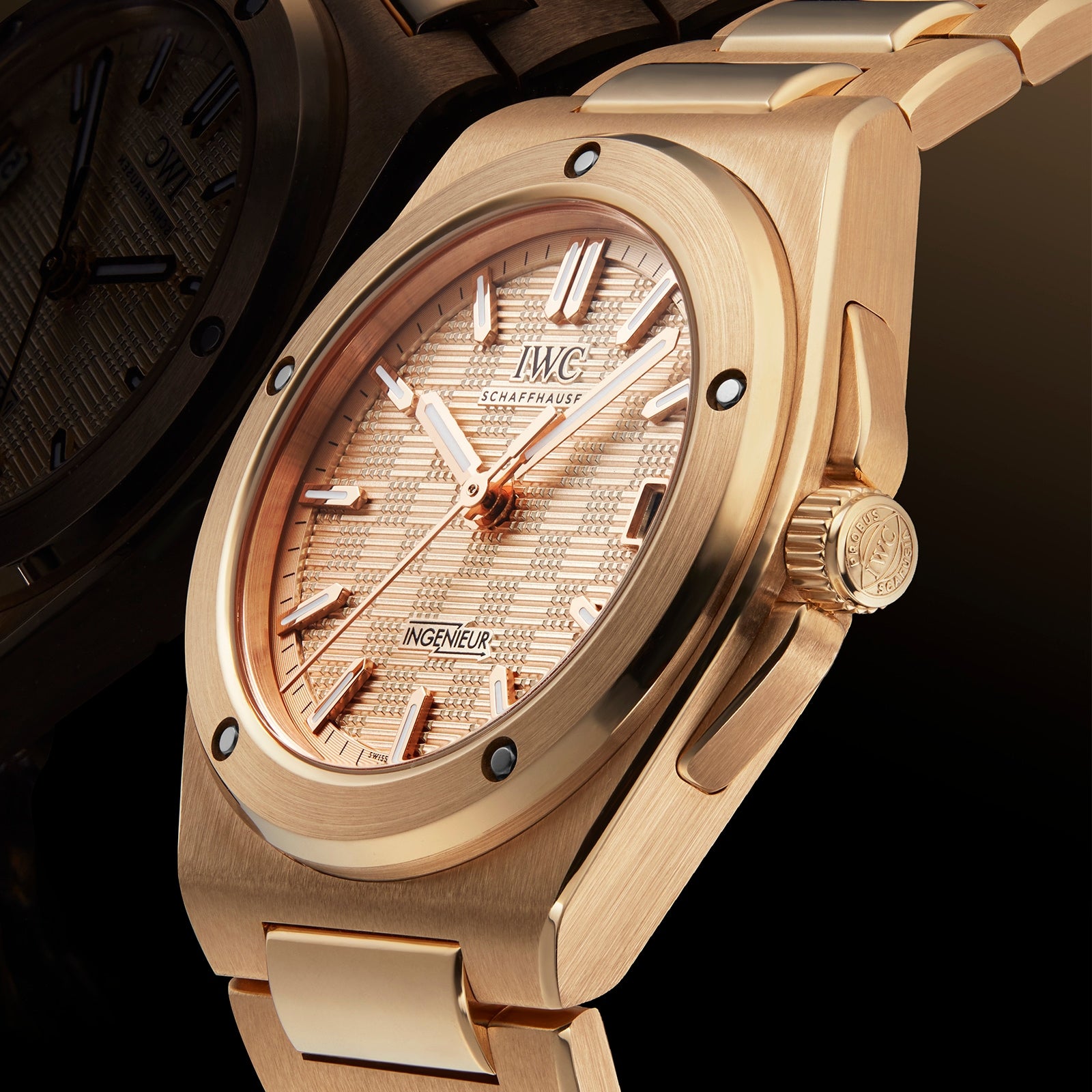 Close up viw of IWC Schaffhausen’s Ingenieur Automatic 35 gold wristwatch from the side