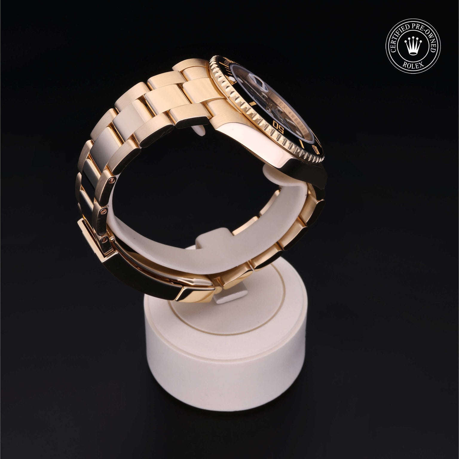 Rolex Certified Pre-owned Submariner Date M116618LN-0001 front on black background