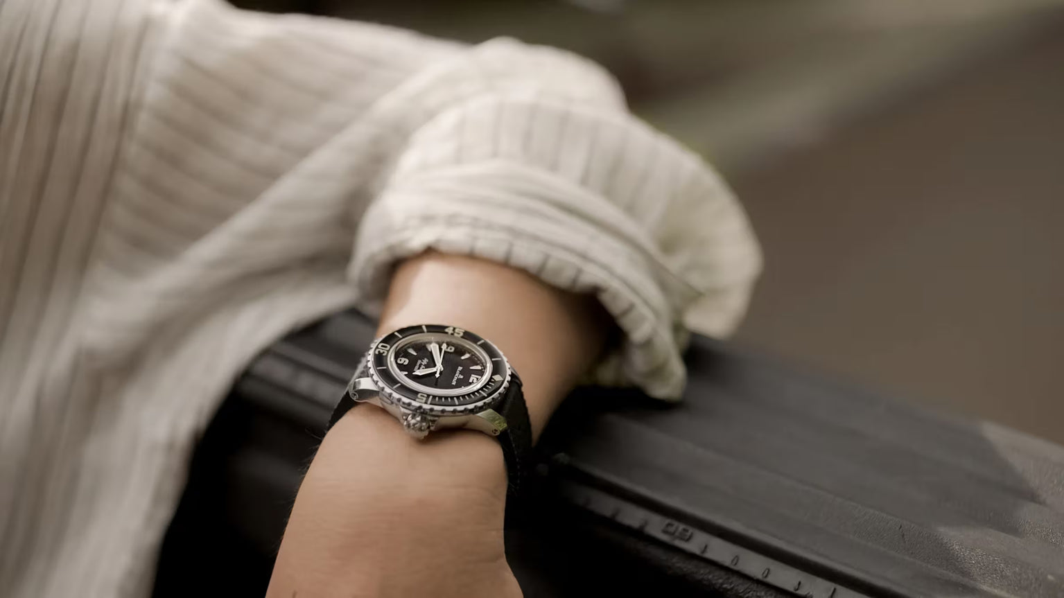 Fifty Fathoms Automatique | 38.2mm, Rubber Strap, Sunburst Black Dial