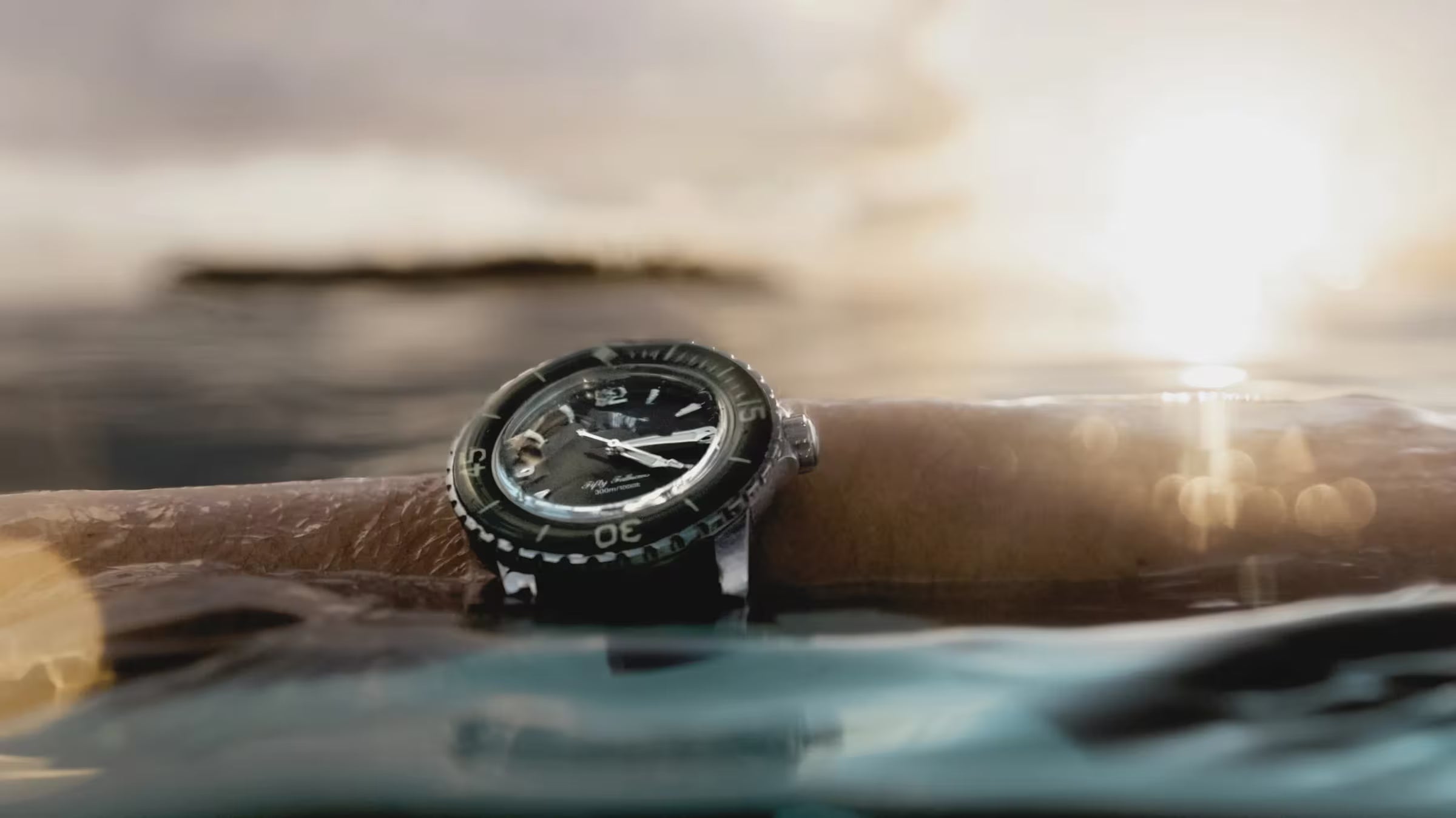 Fifty Fathoms Automatique | 38.2mm, Rubber Strap, Sunburst Black Dial