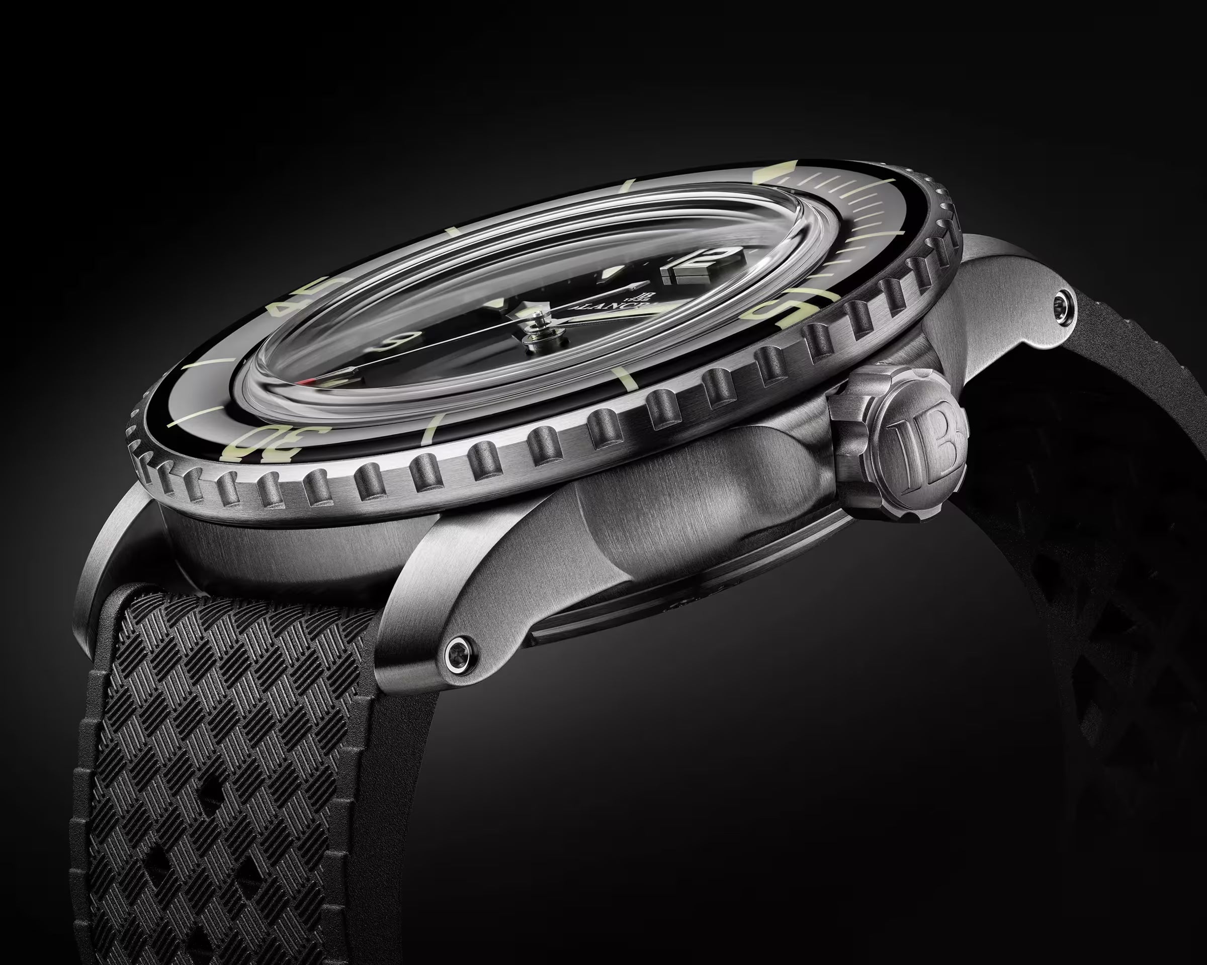 Fifty Fathoms Automatique | 42.3mm, Sunburst Black Dial, Rubber Strap