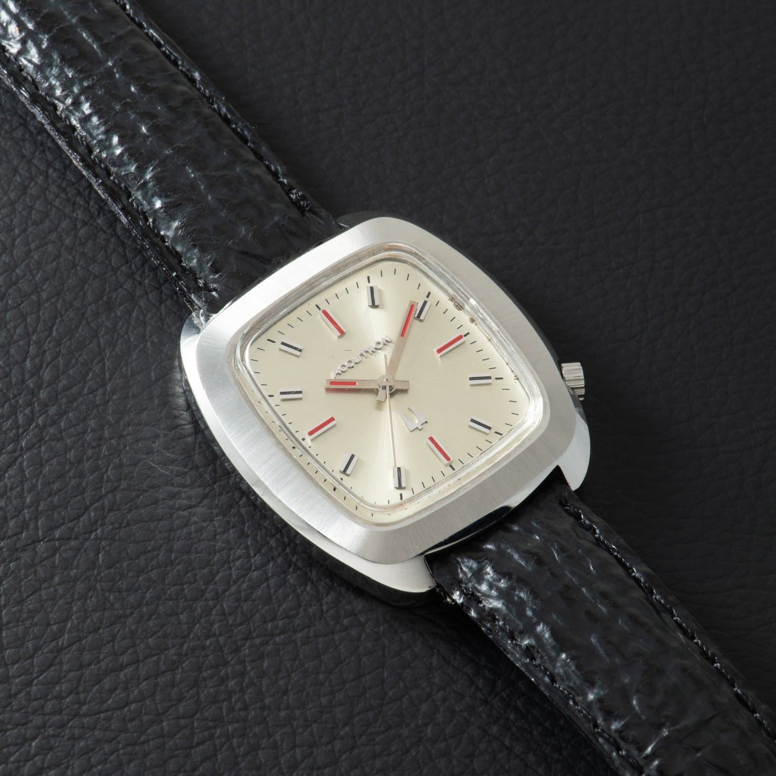 Bulova Accutron 218 'Red Tank'