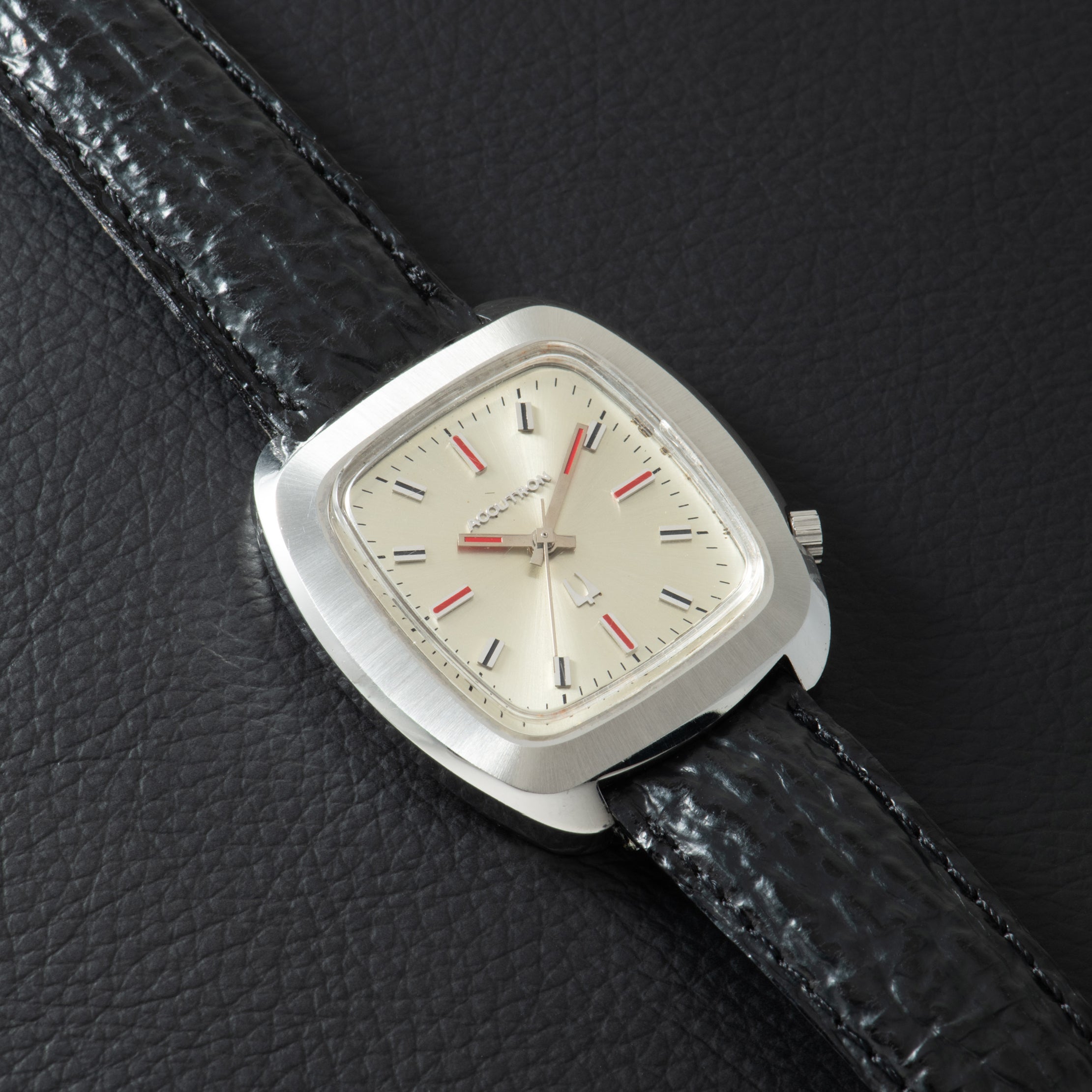 Bulova Accutron 218 'Red Tank'