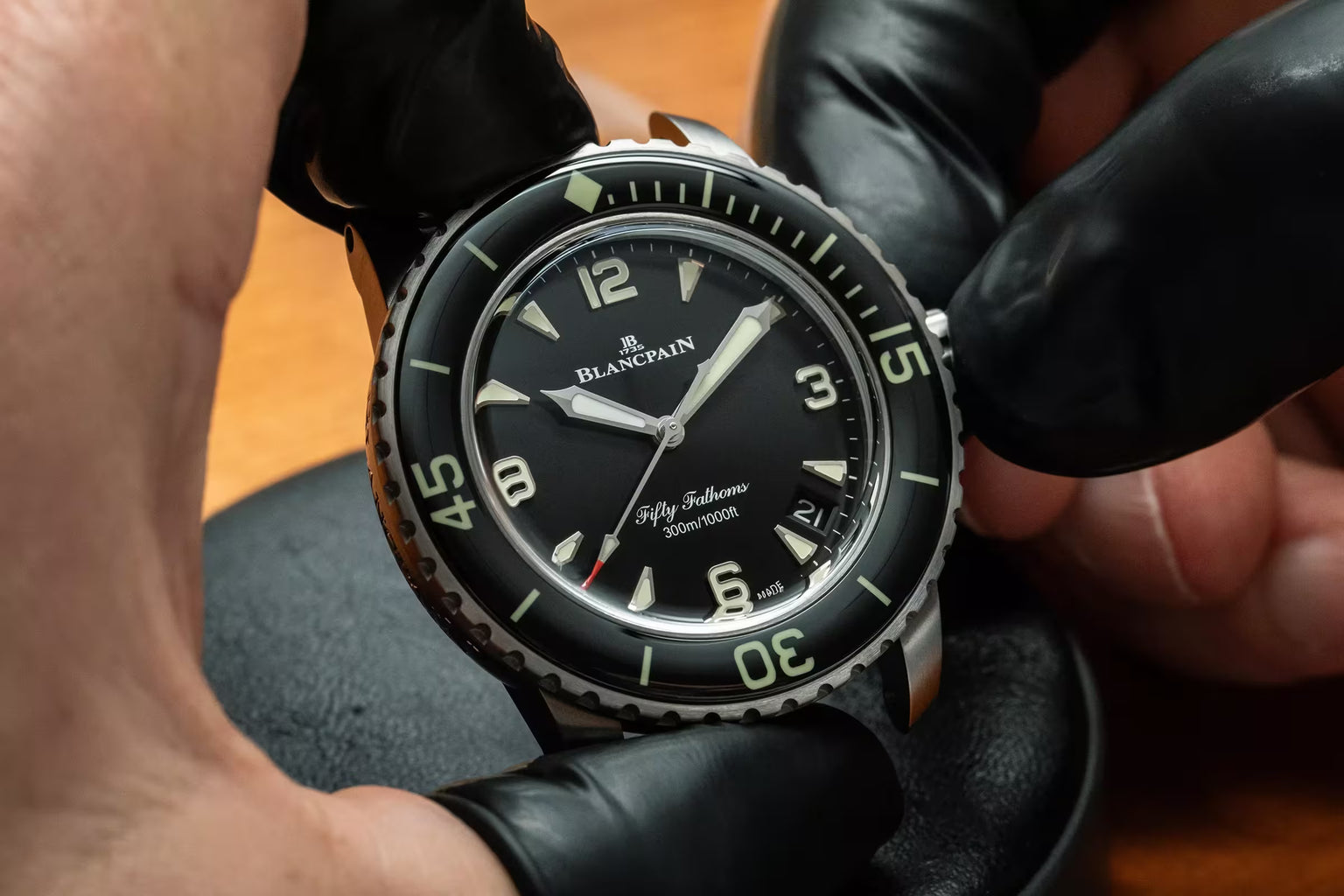 Fifty Fathoms Automatique | 42.3mm, Sunburst Black Dial, Rubber Strap