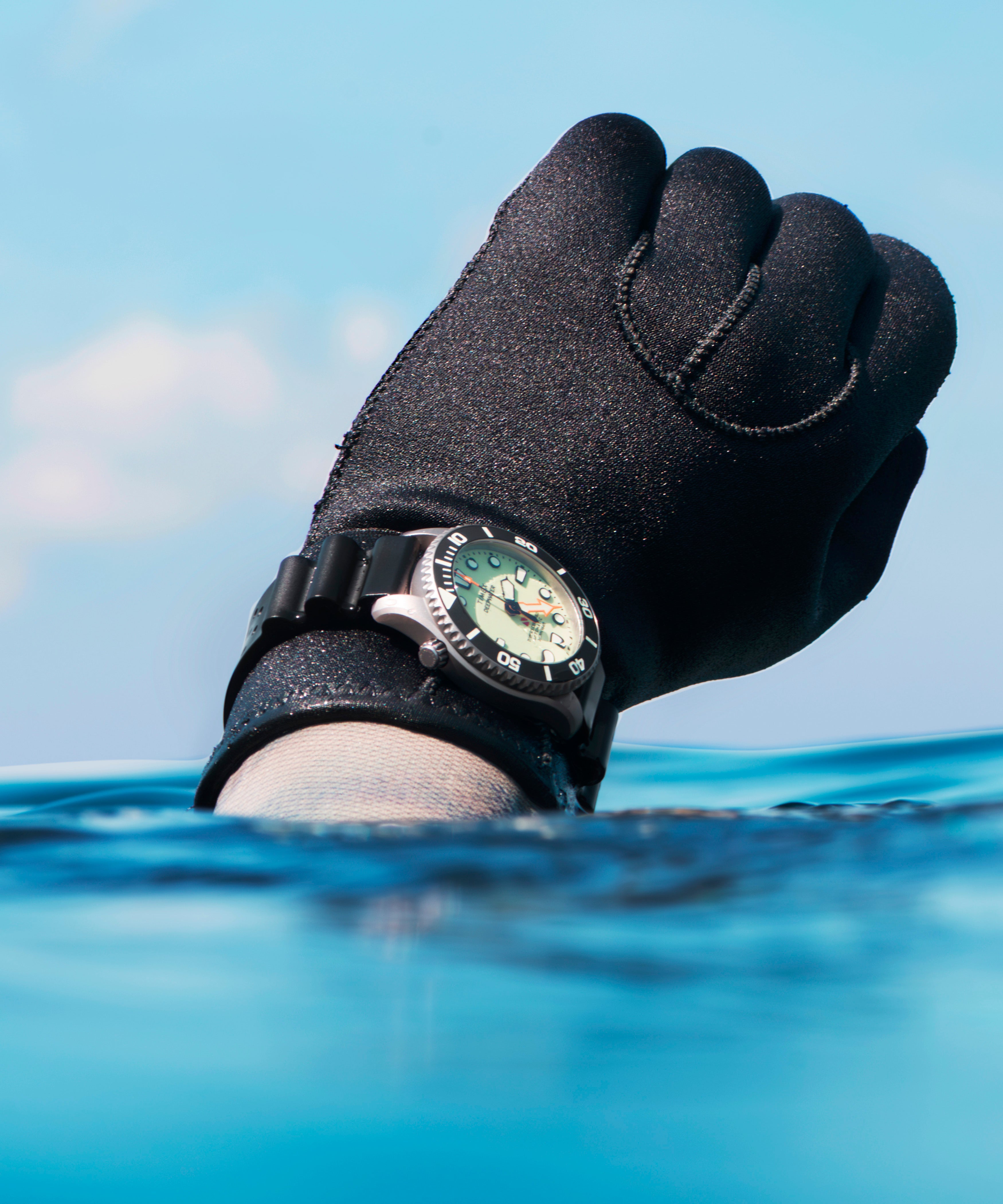 Deepwater Meridian 300 Titanium HEV Automatic 44mm HNBR Synthetic Rubber Strap Watch