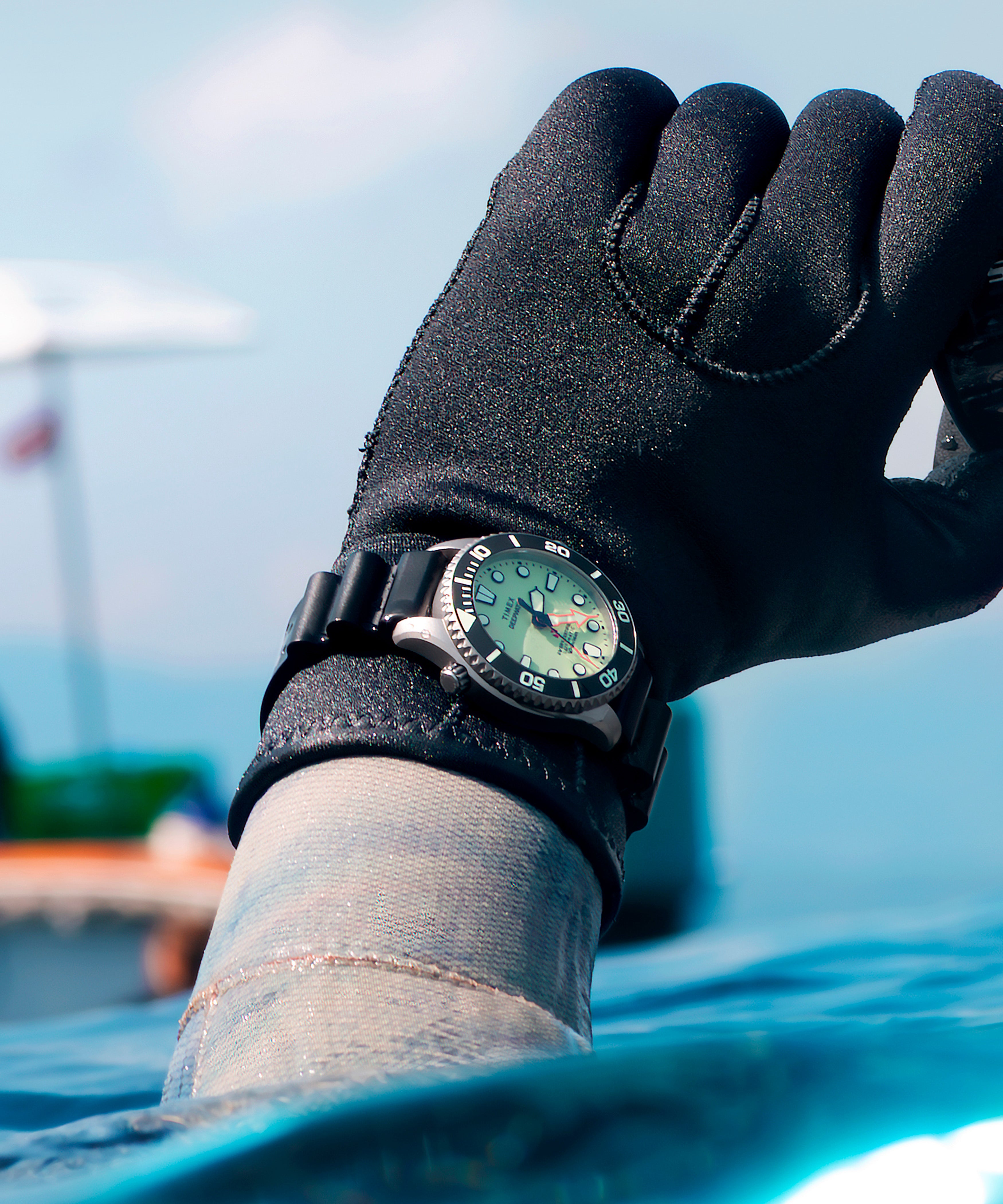 Deepwater Meridian 300 Titanium HEV Automatic 44mm HNBR Synthetic Rubber Strap Watch