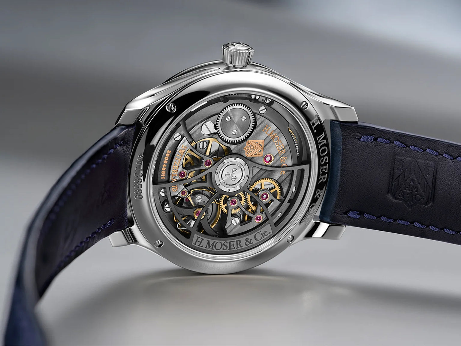 Endeavor Retrograde Seconds Blackor Fumé | 40mm, Stainless Steel
